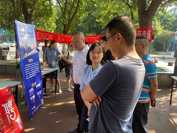 送崗直達家門口！瑞方人力支持打造就業(yè)服務小站定期舉辦招聘會 第3張